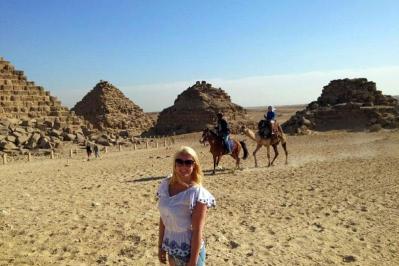 private tour to cairo from Hurghada,pyramids,sphinx,river Nile,Museum